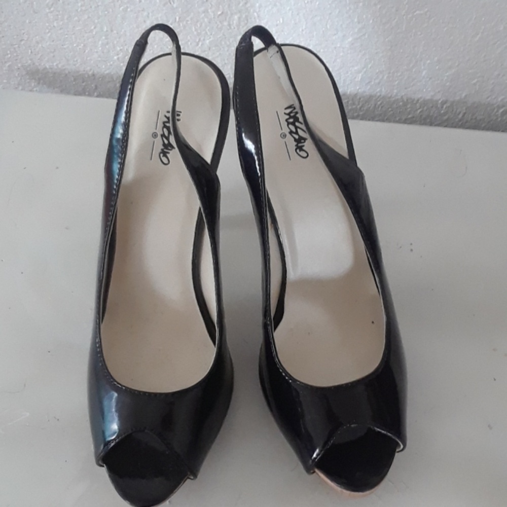 Mossimo womens  shoes size  (8)